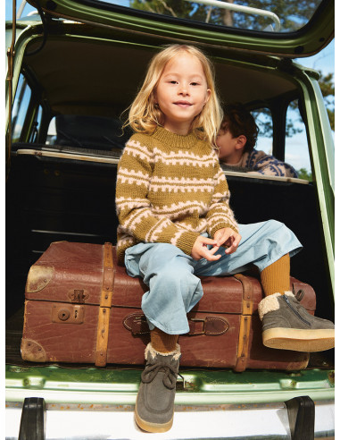 Stickbeskrivning 2506 mod 2 Ridge Sweater junior