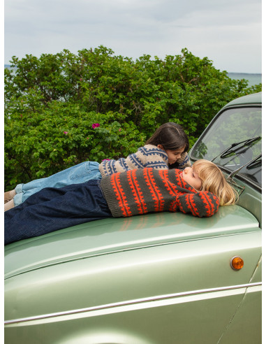 Stickbeskrivning 2506 mod 2 Ridge Sweater junior