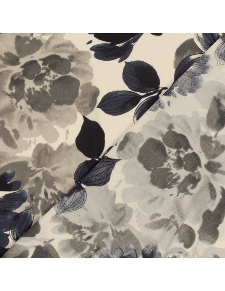 Broken Crepe Offwhite med mörklila blommor