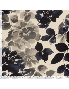 Broken Crepe Offwhite med mörklila blommor 2