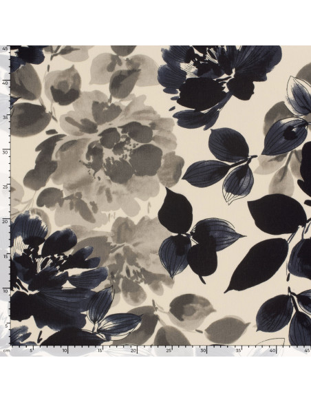 Broken Crepe Offwhite med mörklila blommor