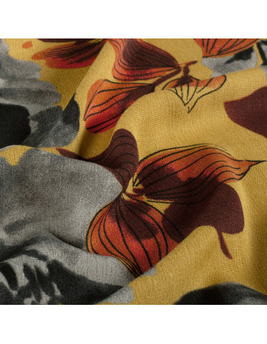 Broken Crepe Ockragul med blommor