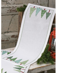 Broderikit Jullöpare med granar 28x74cm