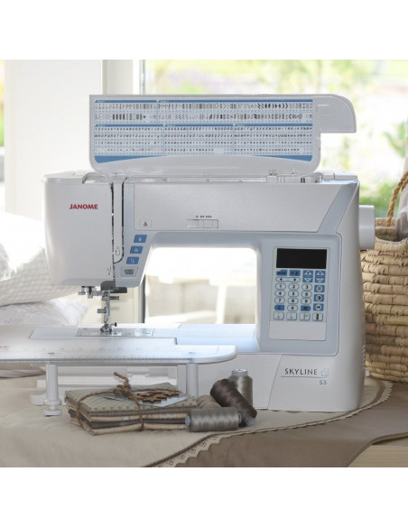 Janome Skyline S3 Computerized Sewing Machine