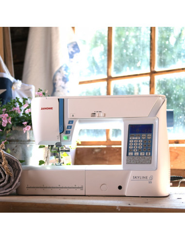 Janome Skyline S5