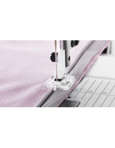 Transparent fot för osynliga blixtlås