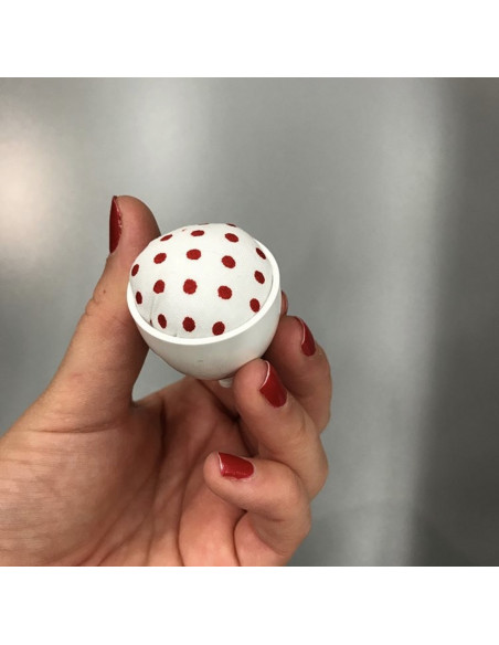 Nåldyna till symaskin Vit med röda prickar